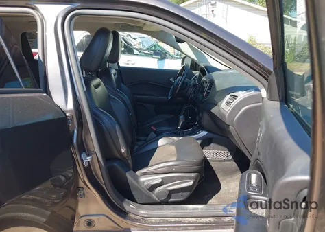 2020 Jeep Compass Latitude 4X4 z USA, uszkodzony, nr VIN 3C4NJDBB0LT163828